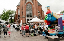 Kinderaktion zum Innenstadtsommer an der Kirche